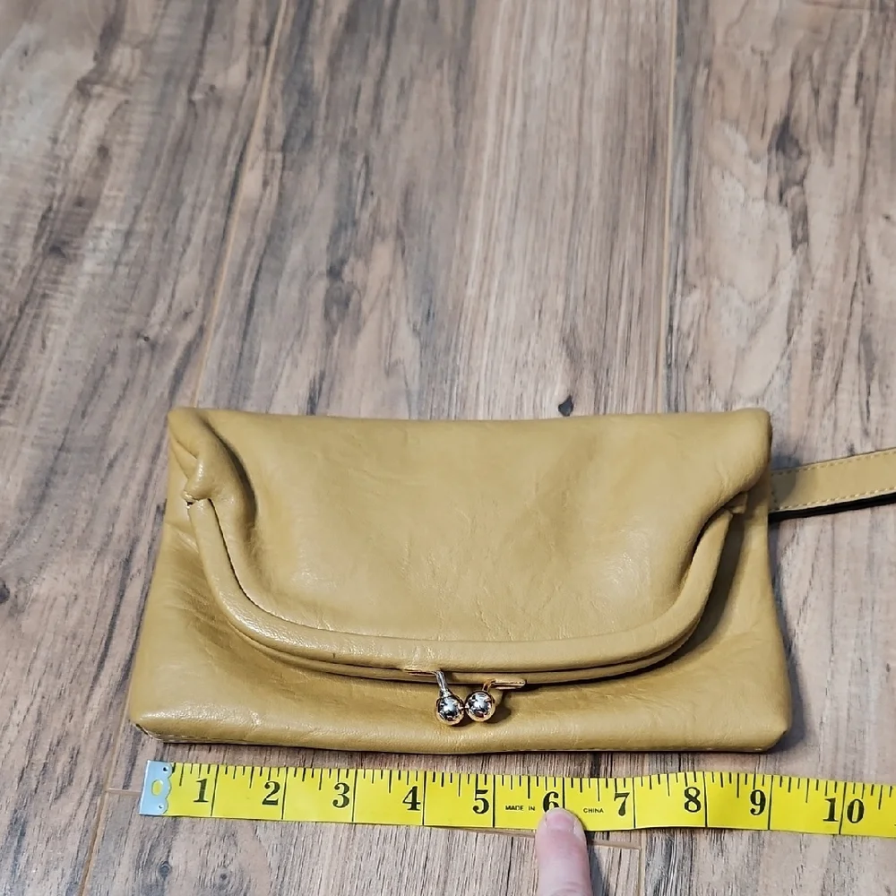 Cato Women’s Retro Whimsical Clutch Bag